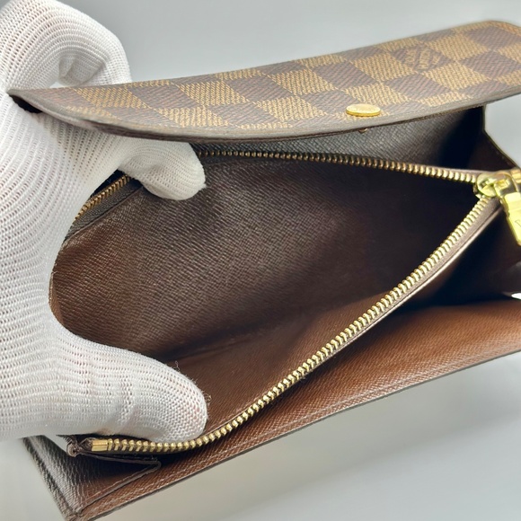 Louis Vuitton Damier Ebene Sarah Wallet - Picture 8 of 16